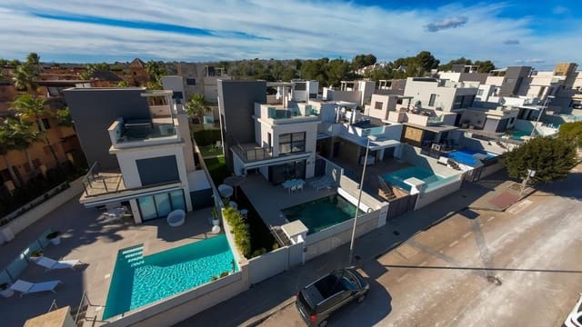 4 soverom Villa til salgs i San Miguel de Salinas med svømmebasseng - € 610 000 (Ref: 9486666)