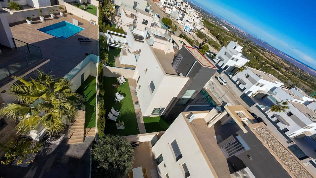 4 bedroom Villa for sale in San Miguel de Salinas with pool - € 610,000 (Ref: 9486666)