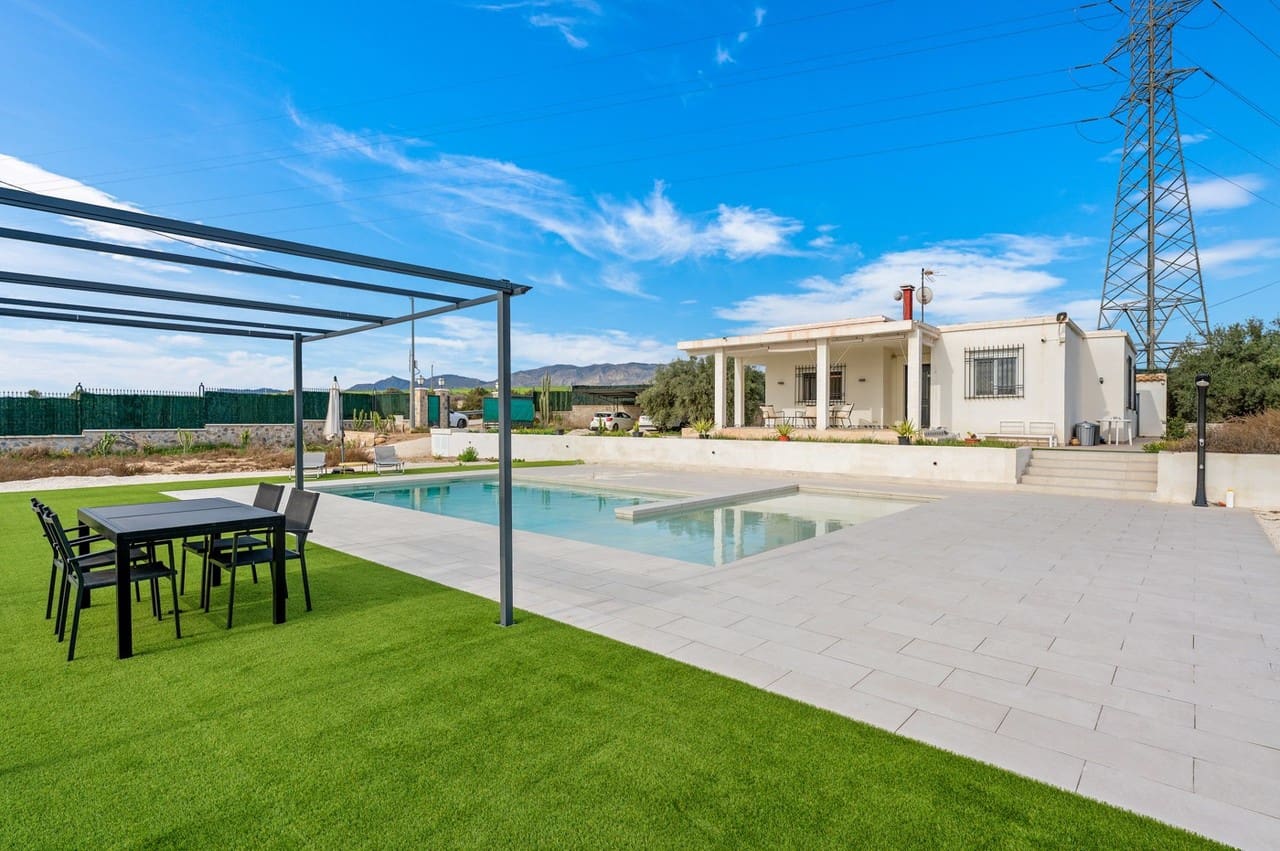 3 soverom Villa til salgs i Elche / Elx med svømmebasseng garasje - € 370 000 (Ref: 9494268)