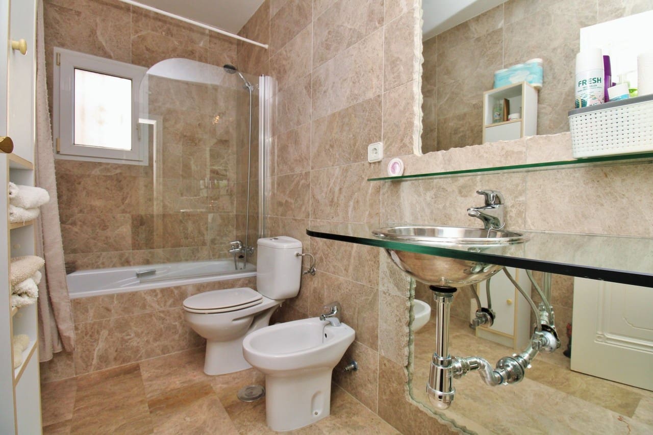 Chalet de 3 habitaciones en Las Ramblas Golf en venta con piscina - 465.000 € (Ref: 9496806)