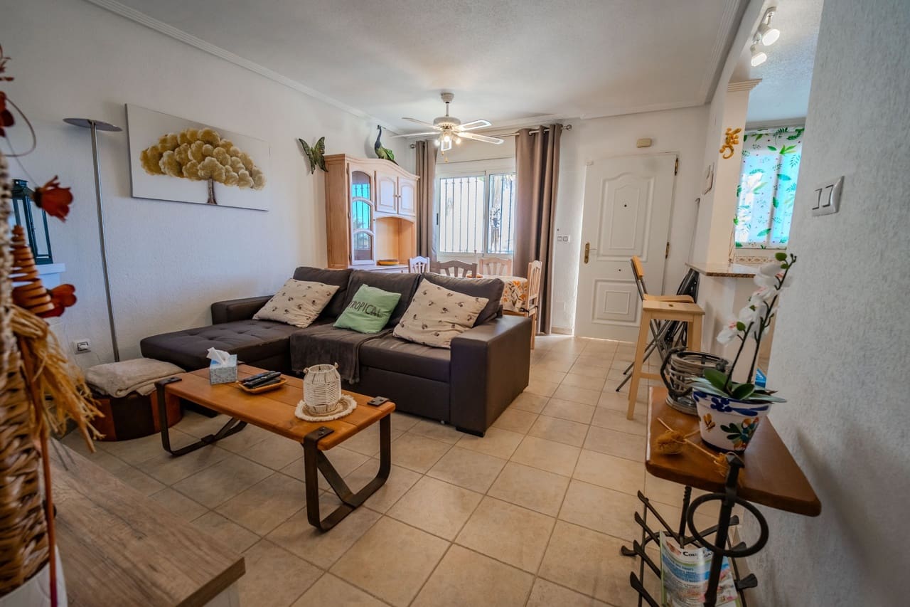 3 Zimmer Haus zu verkaufen in Villamartin mit Pool - 189.950 € (Ref: 9496814)