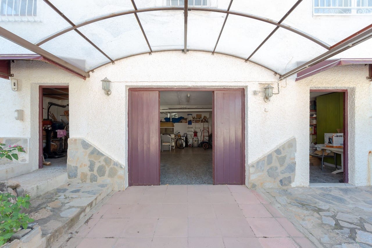 3 bedroom Villa for sale in Torrevieja - € 415,000 (Ref: 9496818)