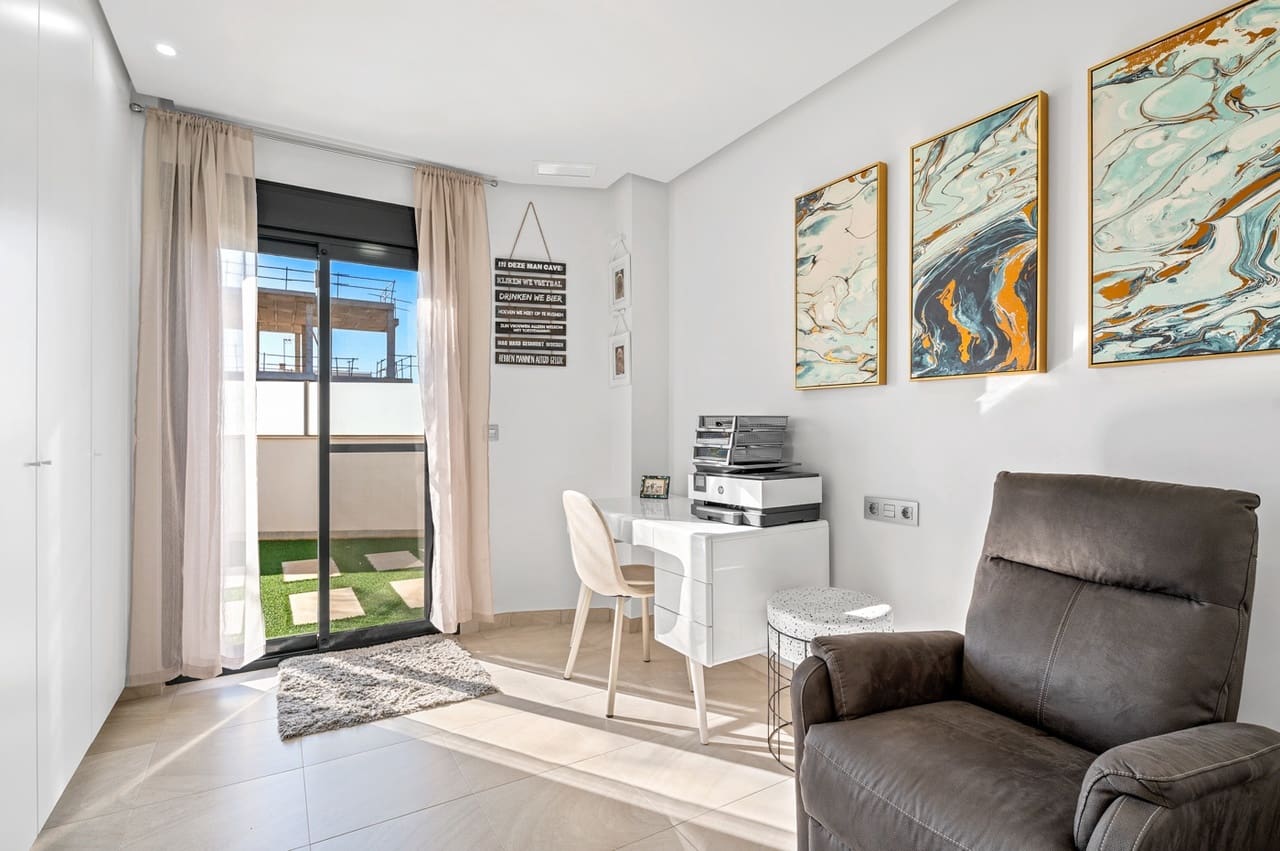 3 bedroom Villa for sale in Los Alcazares - € 349,900 (Ref: 9498045)