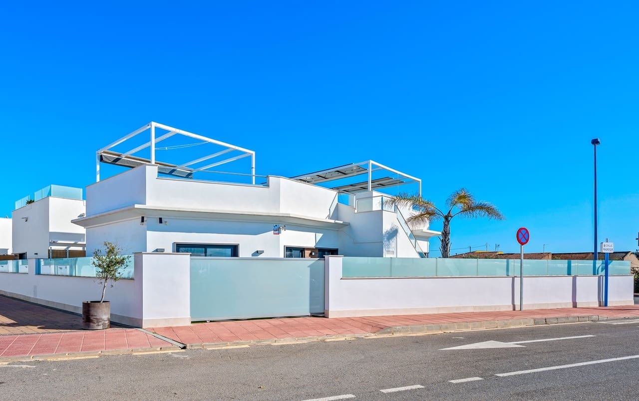 3 bedroom Villa for sale in Los Alcazares - € 349,900 (Ref: 9498045)
