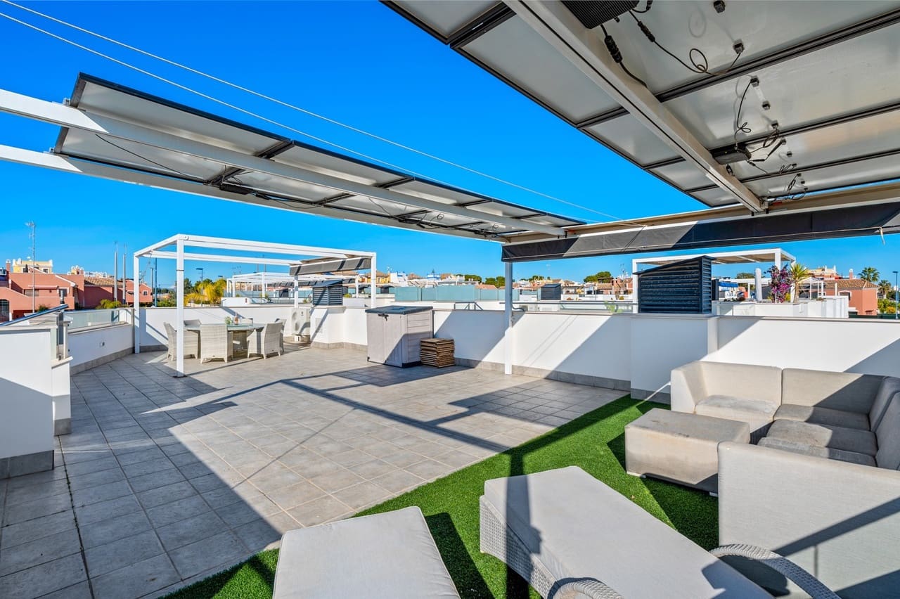 3 bedroom Villa for sale in Los Alcazares - € 349,900 (Ref: 9498045)