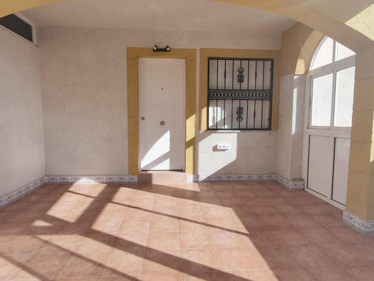 Casa de 3 habitaciones en Orihuela Costa en venta con piscina - 210.000 € (Ref: 9498047)