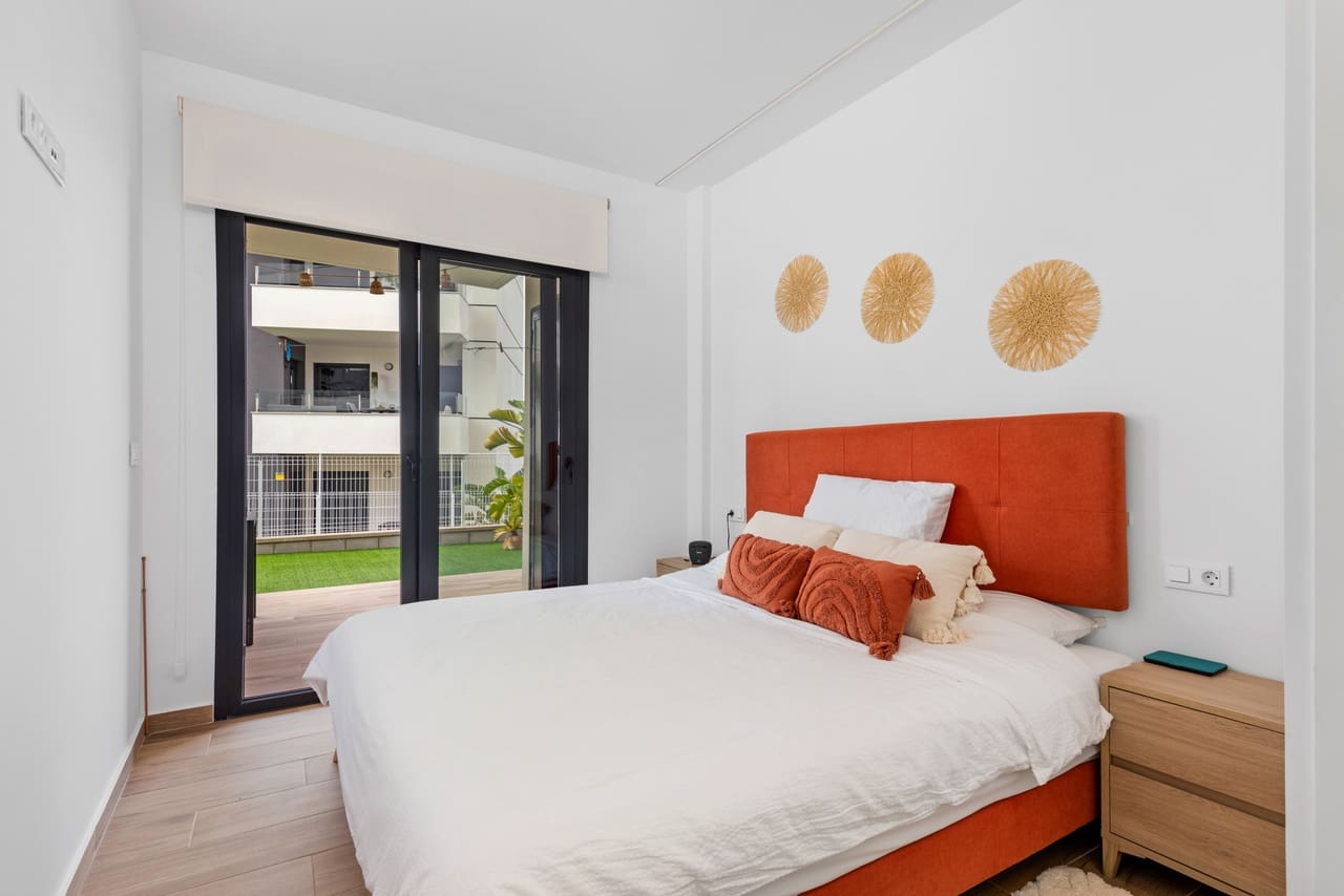 2 slaapkamer Appartement te koop in Villamartin met zwembad garage - € 228.995 (Ref: 9501838)