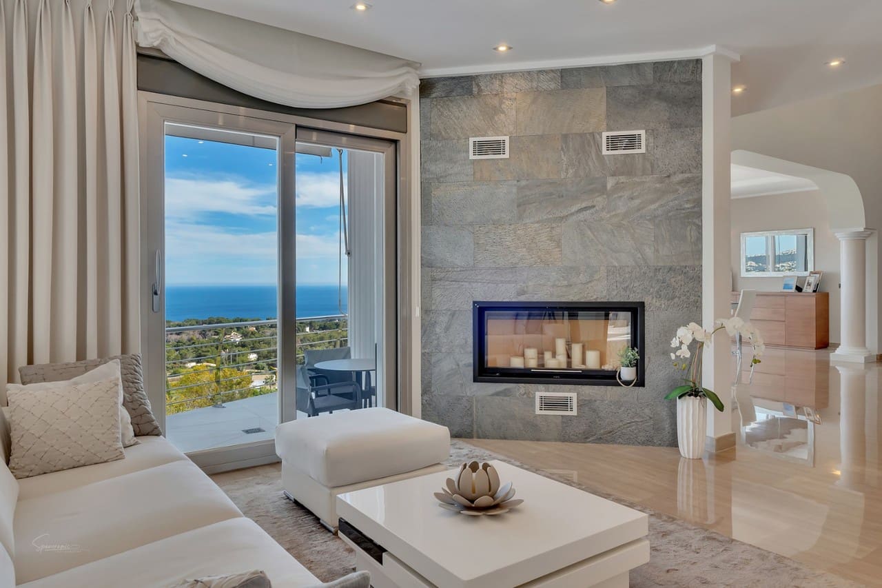 4 bedroom Villa for sale in Benissa with pool - € 1,800,000 (Ref: 9503838)