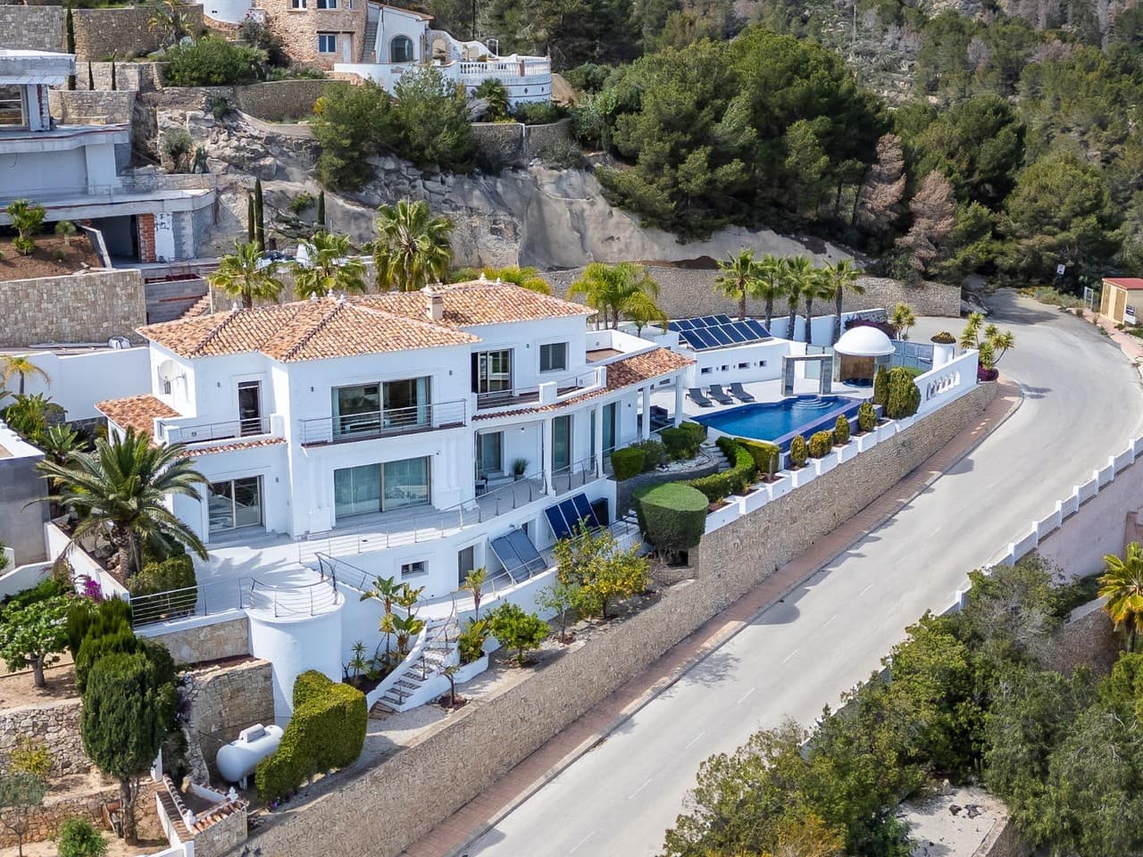 4 bedroom Villa for sale in Benissa with pool - € 1,800,000 (Ref: 9503838)