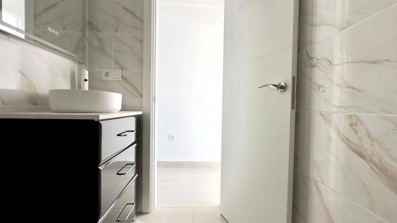 3 bedroom Townhouse for sale in Torrevieja with pool - € 249,900 (Ref: 9508359)