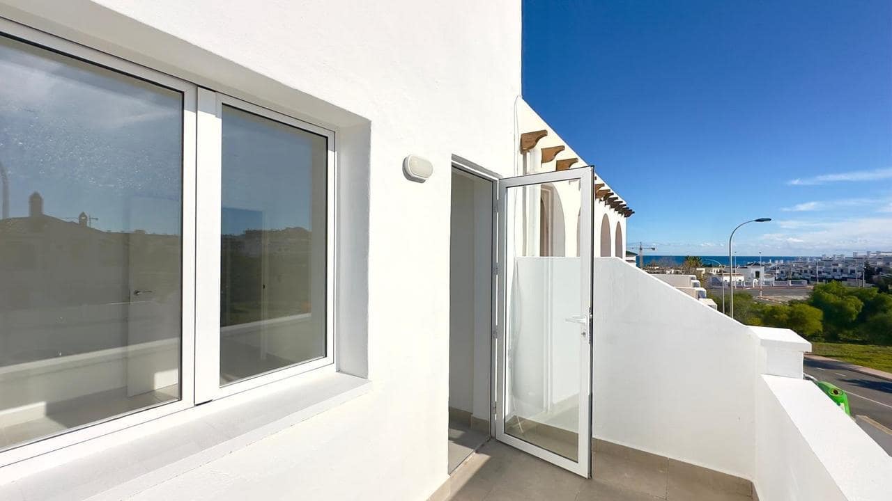 3 bedroom Townhouse for sale in Torrevieja with pool - € 249,900 (Ref: 9508359)