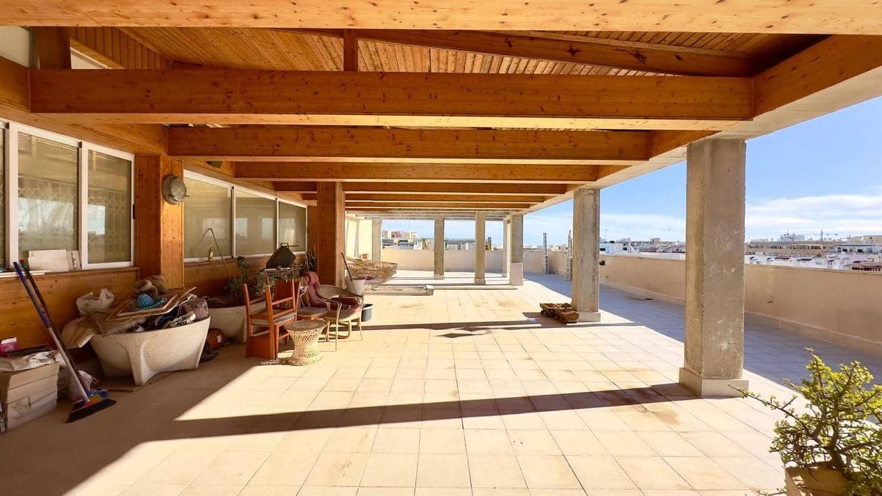 2 makuuhuone Kattohuoneisto myytävänä paikassa Torrevieja - 249 900 € (Ref: 9508361)