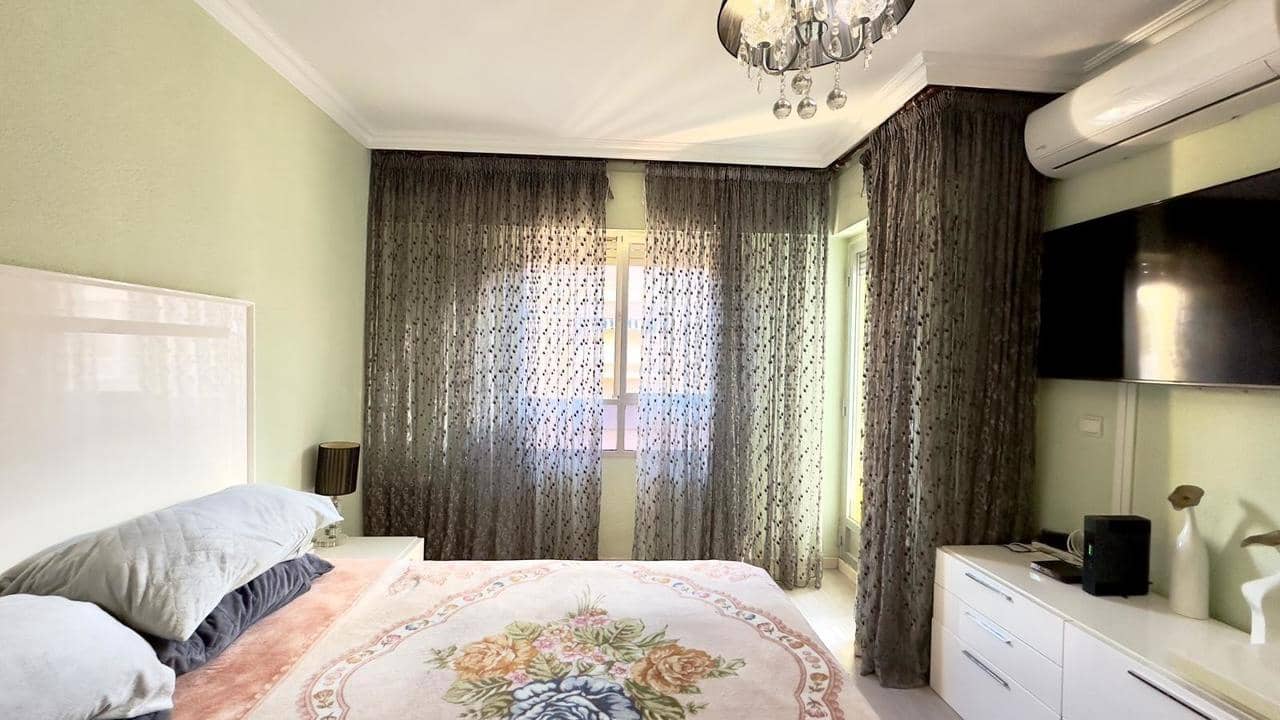 4 bedroom Apartment for sale in Torrevieja with pool - € 199,900 (Ref: 9508371)