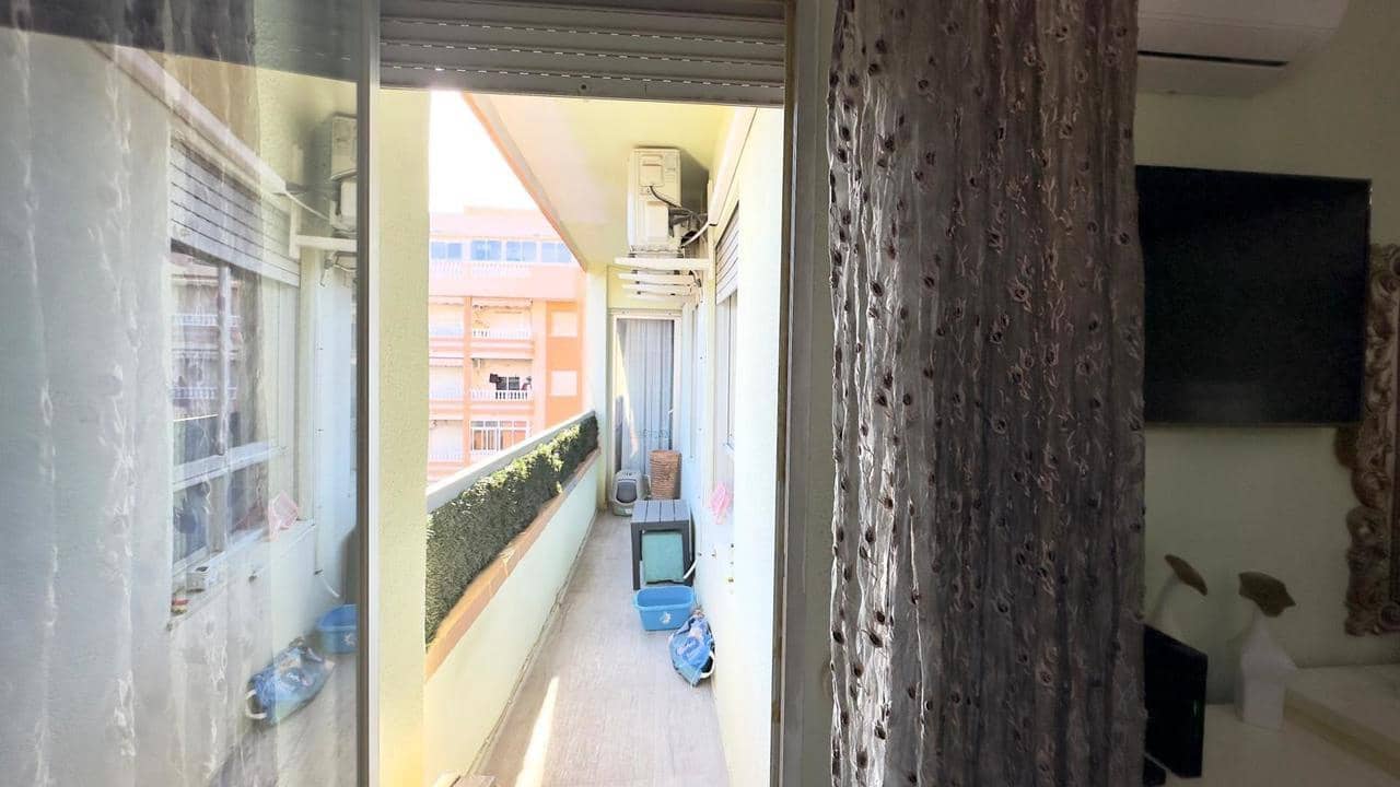 4 bedroom Apartment for sale in Torrevieja with pool - € 199,900 (Ref: 9508371)