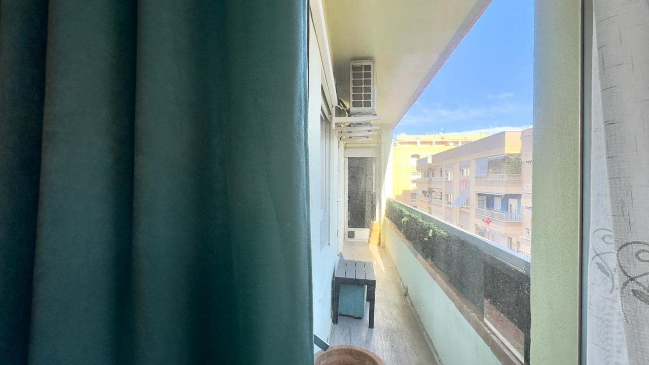 4 bedroom Apartment for sale in Torrevieja with pool - € 199,900 (Ref: 9508371)