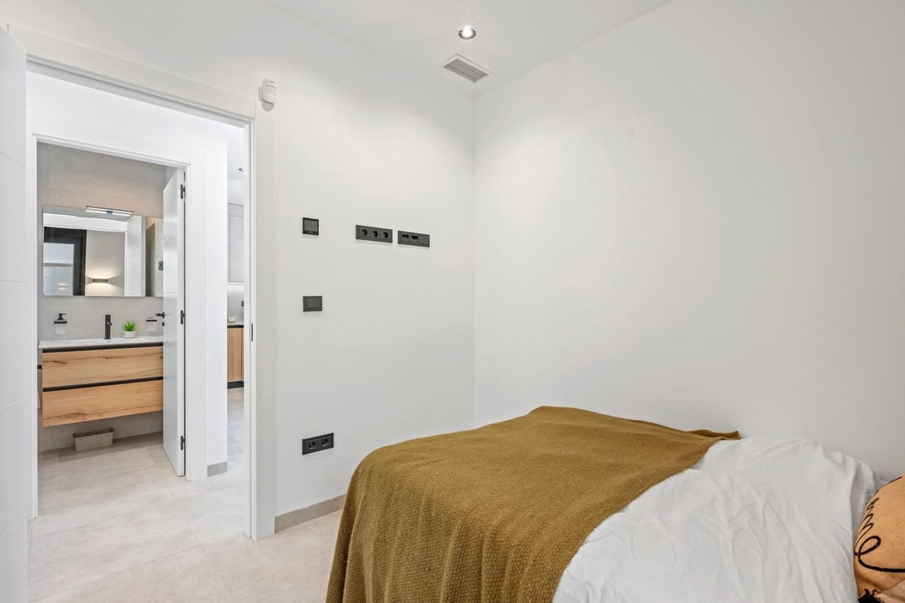 3 slaapkamer Villa te koop in Orihuela Costa - € 519.500 (Ref: 9508374)