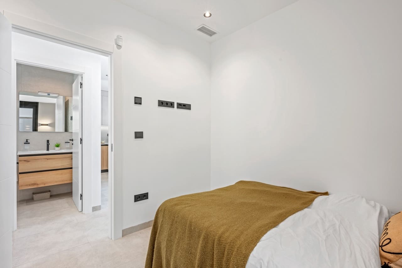 3 slaapkamer Villa te koop in Orihuela Costa met zwembad garage - € 475.000 (Ref: 9508374)