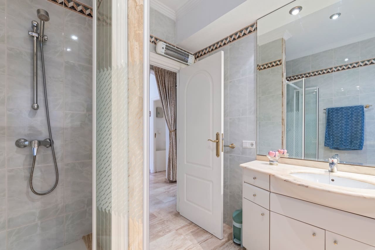 5 Zimmer Villa zu verkaufen in Ciudad Quesada mit Pool - 800.000 € (Ref: 9512013)