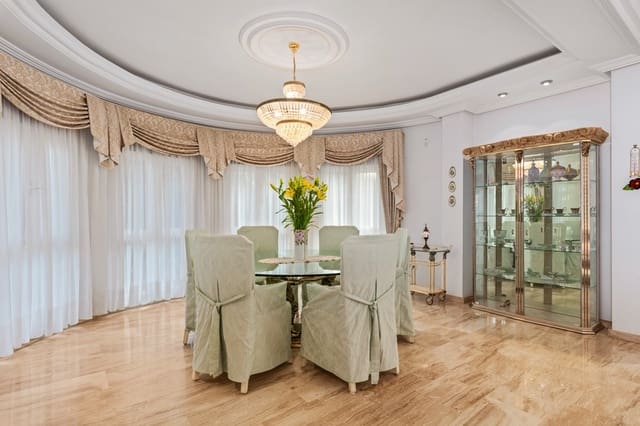 5 Zimmer Villa zu verkaufen in Ciudad Quesada, Rojales mit Pool - 800.000 € (Ref: 9512013)