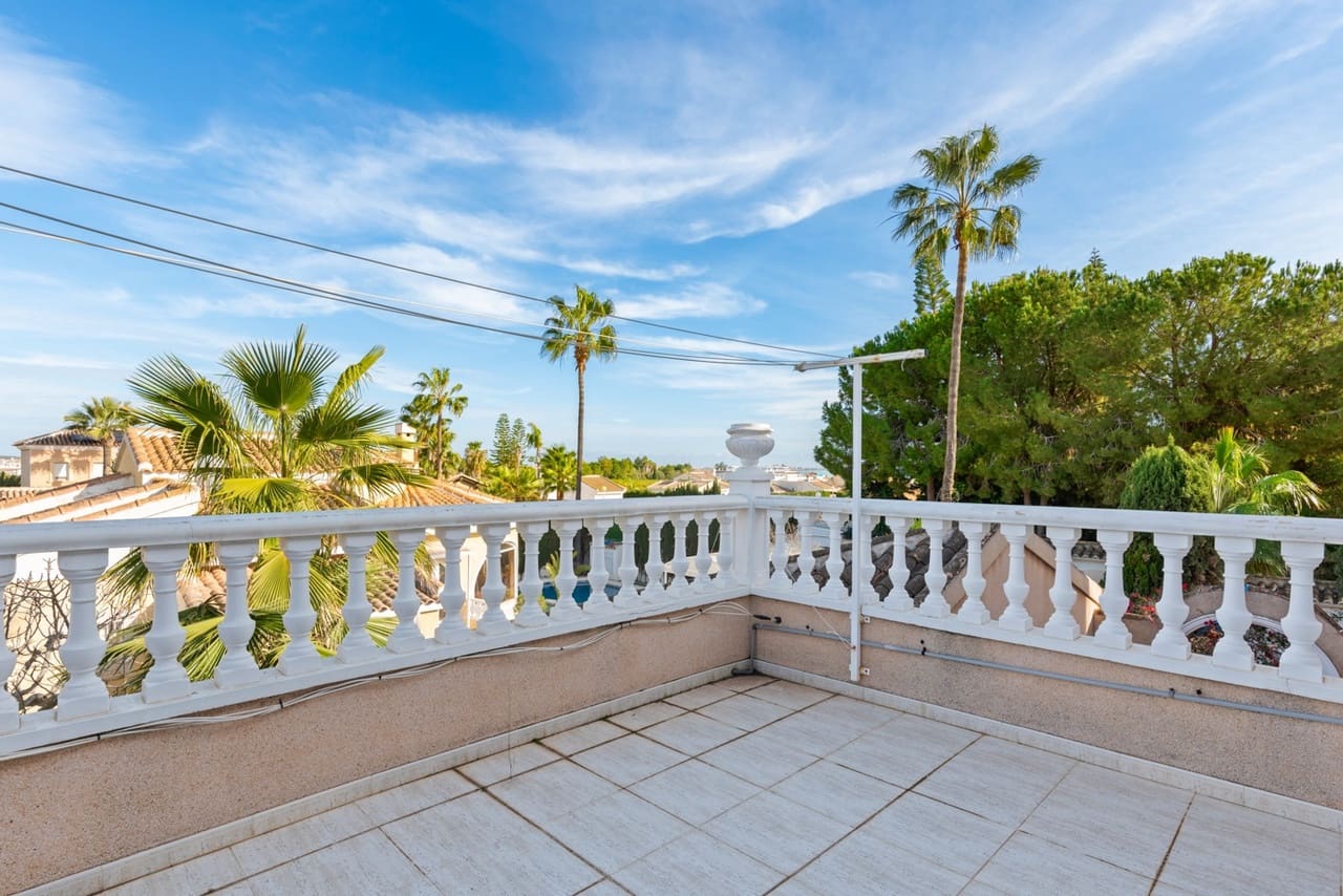 5 Zimmer Villa zu verkaufen in Ciudad Quesada mit Pool - 800.000 € (Ref: 9512013)