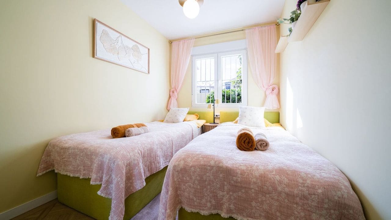 2 makuuhuone Huoneisto myytävänä paikassa Torrevieja mukana uima-altaan - 208 000 € (Ref: 9518441)