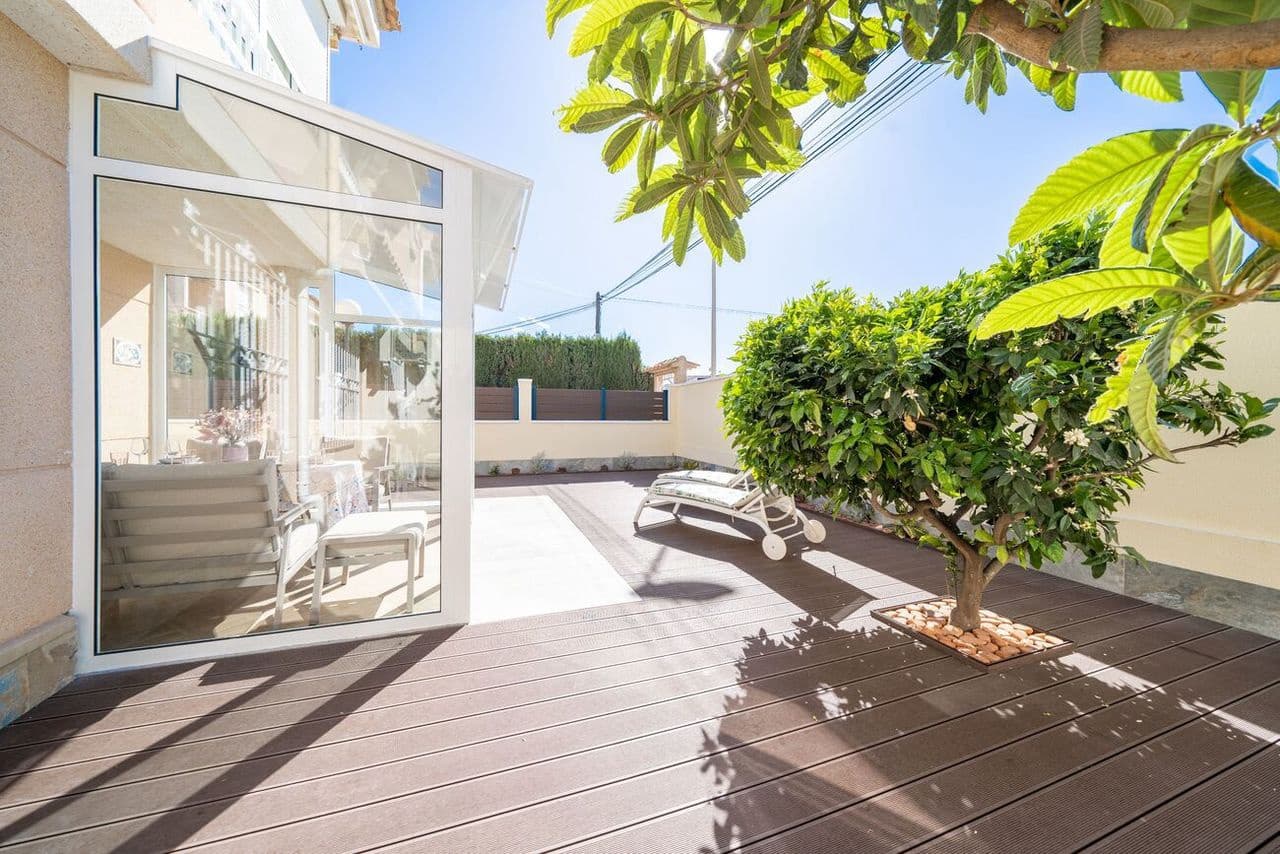 2 makuuhuone Huoneisto myytävänä paikassa Torrevieja mukana uima-altaan - 208 000 € (Ref: 9518441)