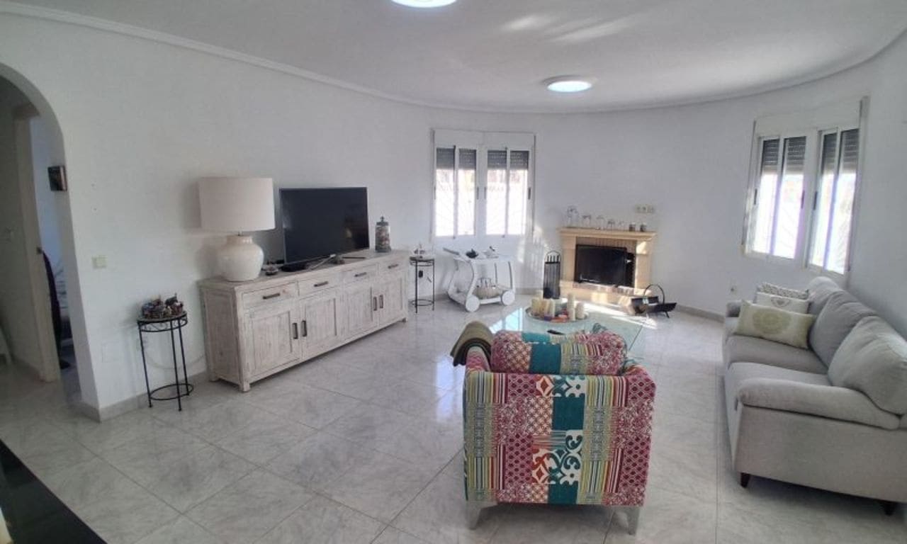 5 bedroom Villa for sale in Rojales with pool - € 539,995 (Ref: 9518447)