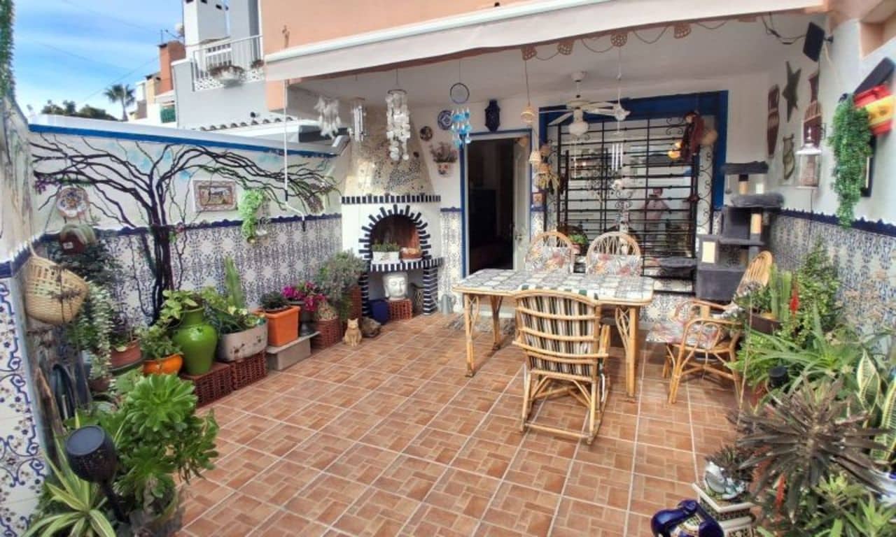 Apartamento de 2 habitaciones en Torrevieja en venta - 199.995 € (Ref: 9518448)