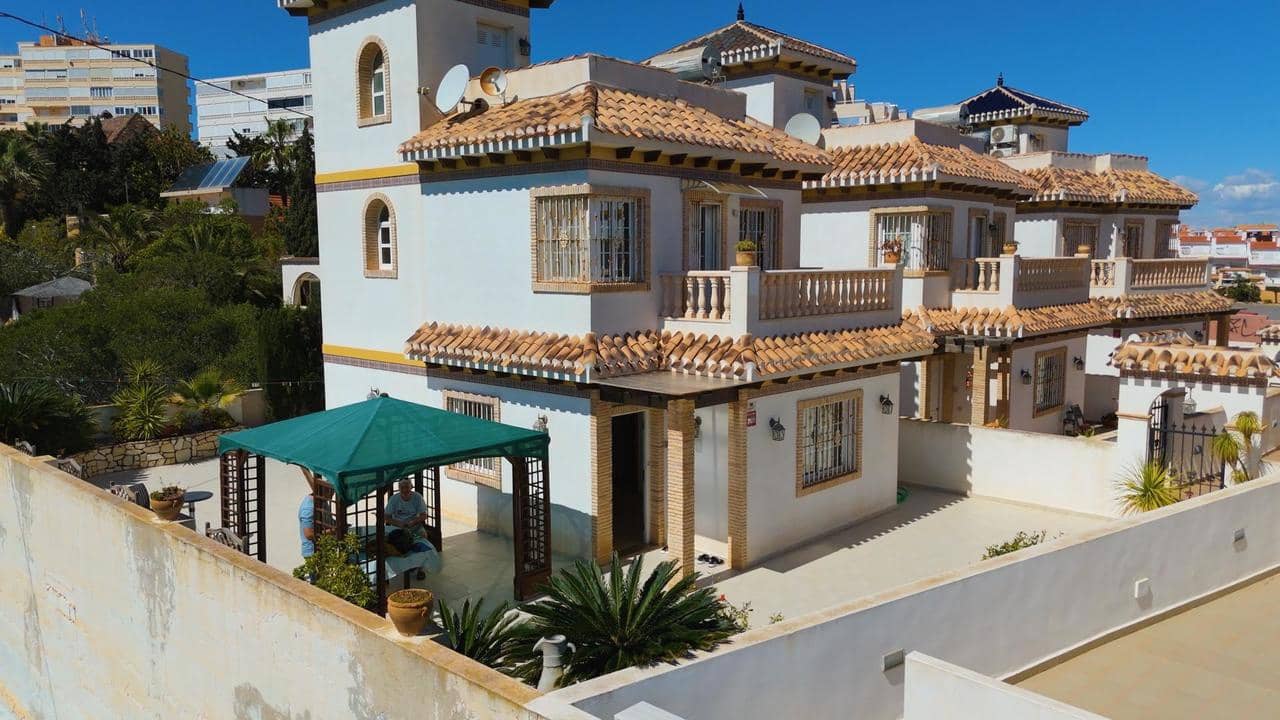 3 chambre Villa/Maison à vendre à Torrevieja - 420 000 € (Ref: 9520581)