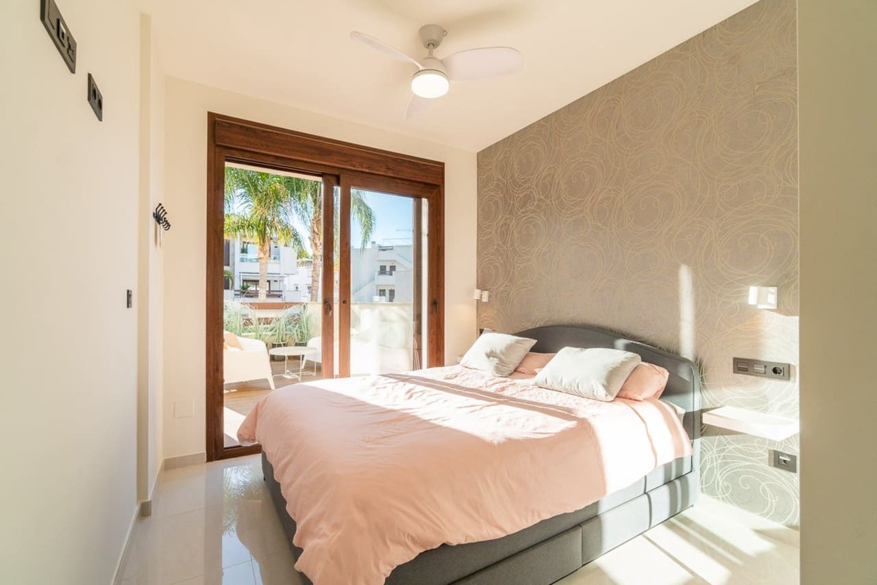 2 quarto Apartamento para venda em Orihuela Costa - 275 000 € (Ref: 9520582)