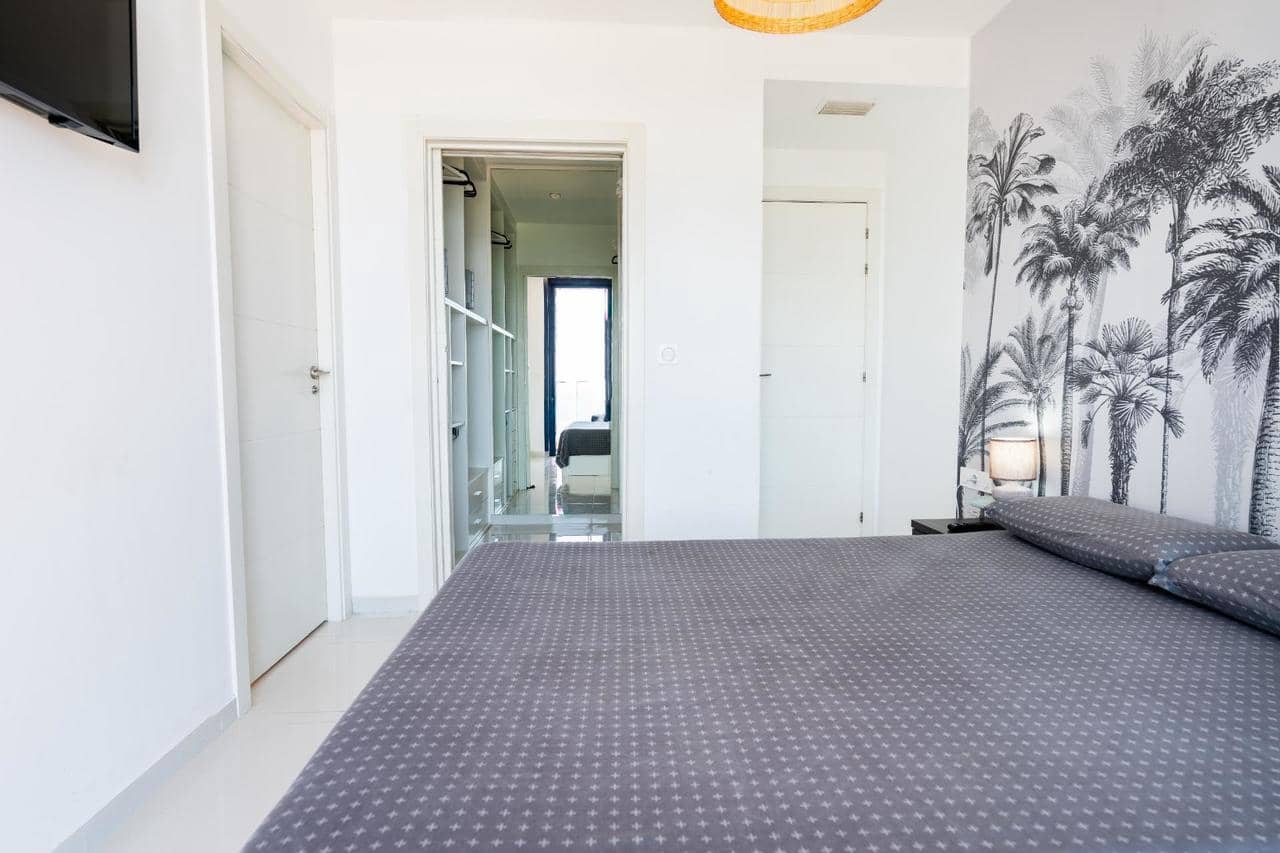 3 makuuhuone Kattohuoneisto myytävänä paikassa Torrevieja mukana uima-altaan - 810 000 € (Ref: 9521212)