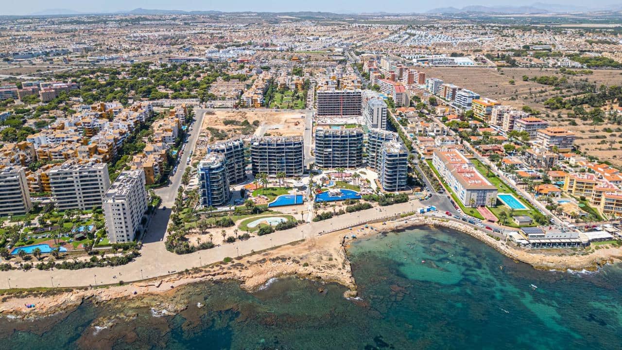 3 makuuhuone Kattohuoneisto myytävänä paikassa Torrevieja mukana uima-altaan - 810 000 € (Ref: 9521212)