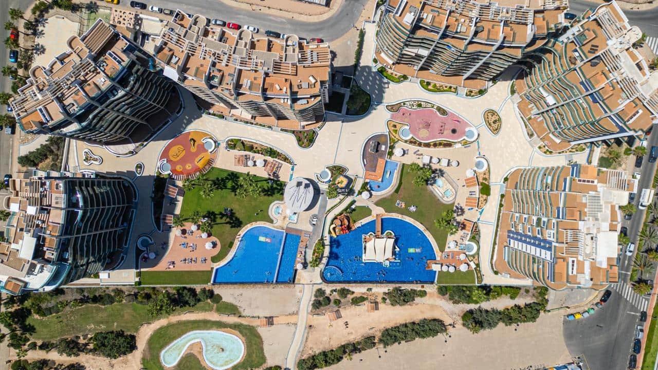 3 makuuhuone Kattohuoneisto myytävänä paikassa Torrevieja mukana uima-altaan - 810 000 € (Ref: 9521212)