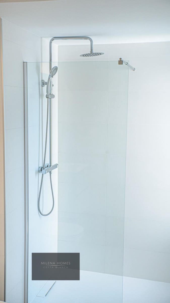 Apartamento de 2 habitaciones en Torrevieja en venta con piscina - 559.000 € (Ref: 9521213)