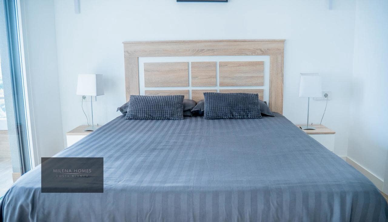 Apartamento de 2 habitaciones en Torrevieja en venta con piscina - 559.000 € (Ref: 9521213)