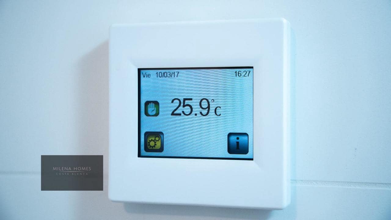 2 sovrum Lägenhet till salu i Torrevieja med pool - 559 000 € (Ref: 9521213)