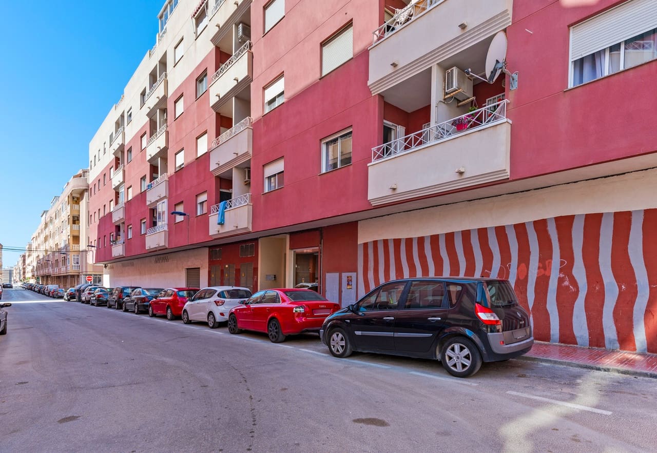 2 sypialnia Apartament na sprzedaż w Torrevieja z basenem - 129 000 € (Ref: 9526100)
