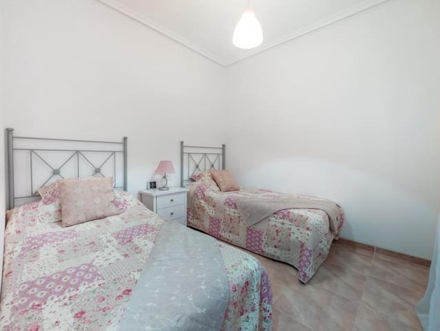 Apartamento de 2 habitaciones en El Molino, Torrevieja en venta - 140.000 € (Ref: 9530242)