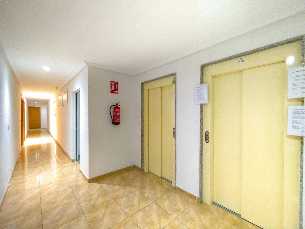 Apartamento de 2 habitaciones en Torrevieja en venta - 140.000 € (Ref: 9530242)