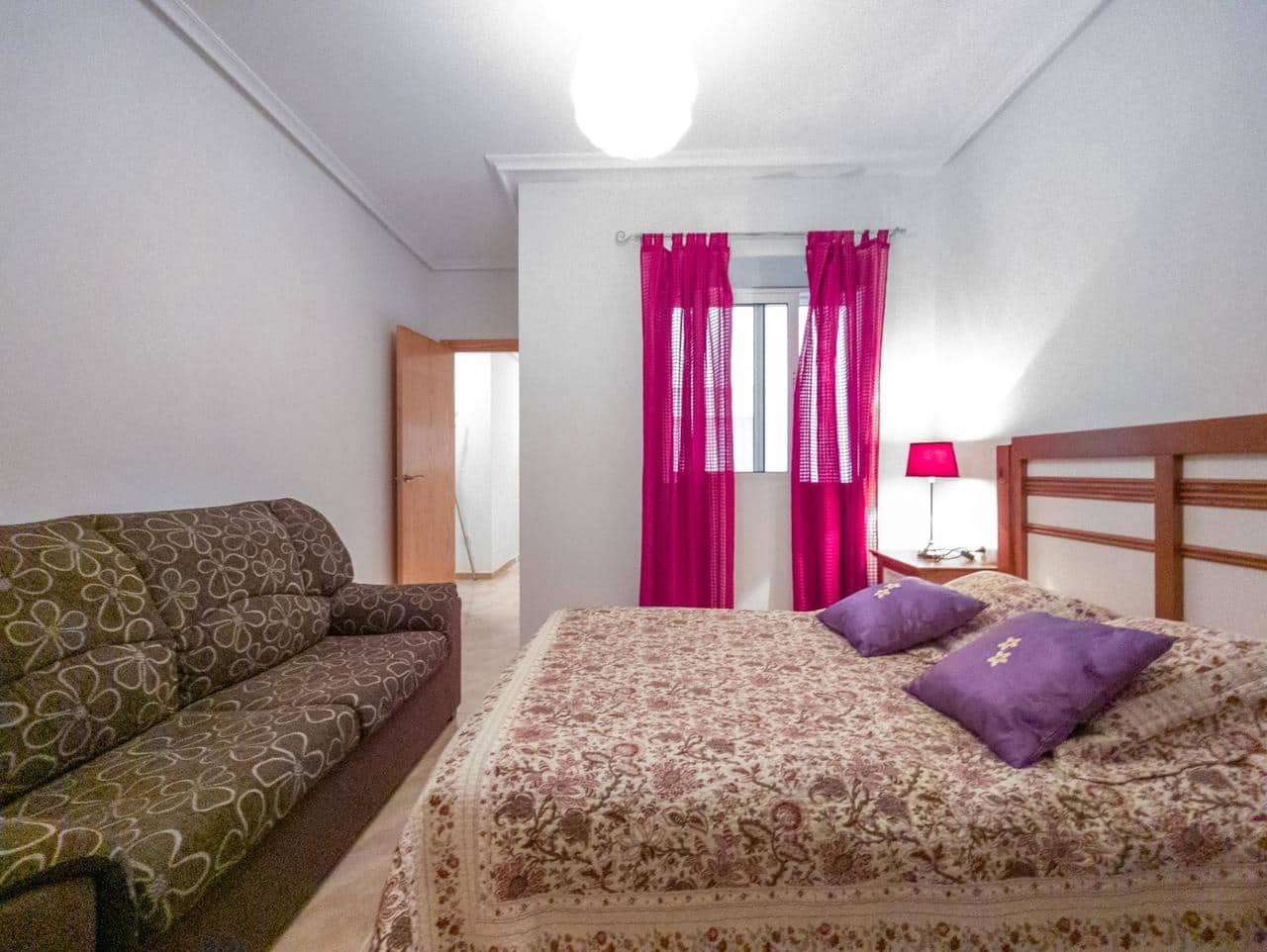 Apartamento de 2 habitaciones en Torrevieja en venta - 140.000 € (Ref: 9530242)