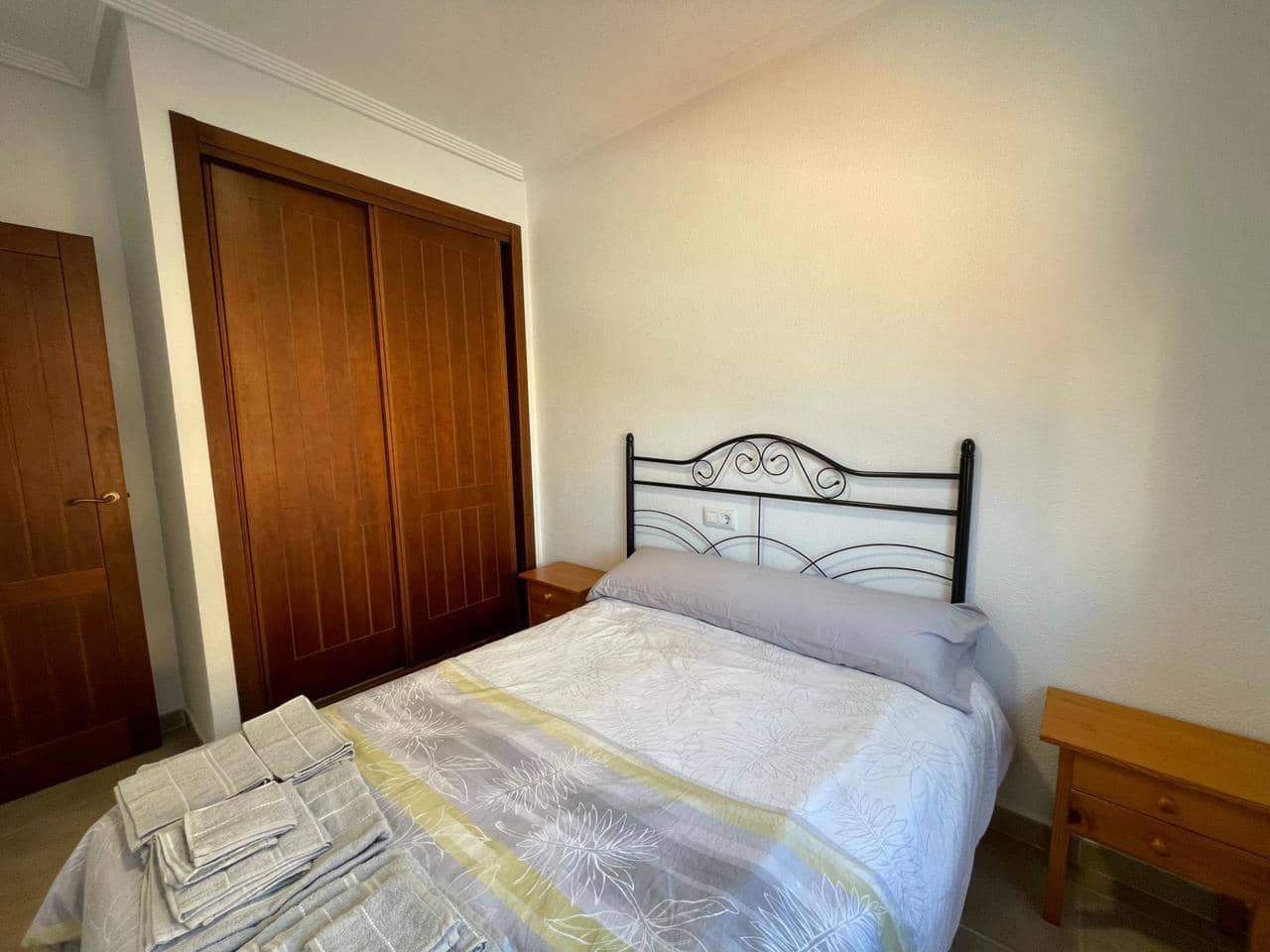 2 bedroom Apartment for sale in Torrevieja with pool - € 159,900 (Ref: 9530245)