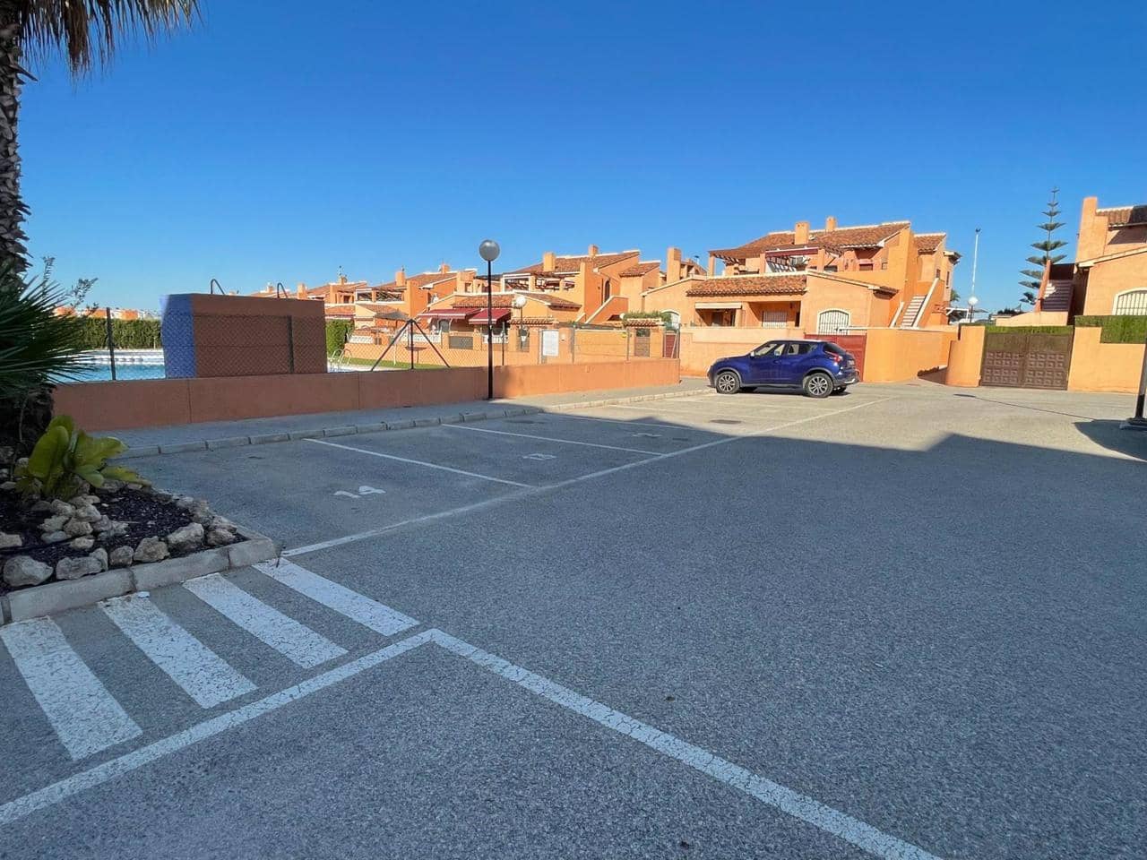 2 bedroom Apartment for sale in Torrevieja with pool - € 159,900 (Ref: 9530245)