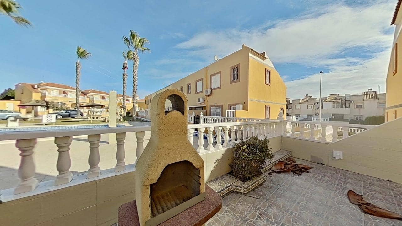 2 quarto Casa em Banda para venda em Orihuela Costa com piscina - 225 000 € (Ref: 9535751)