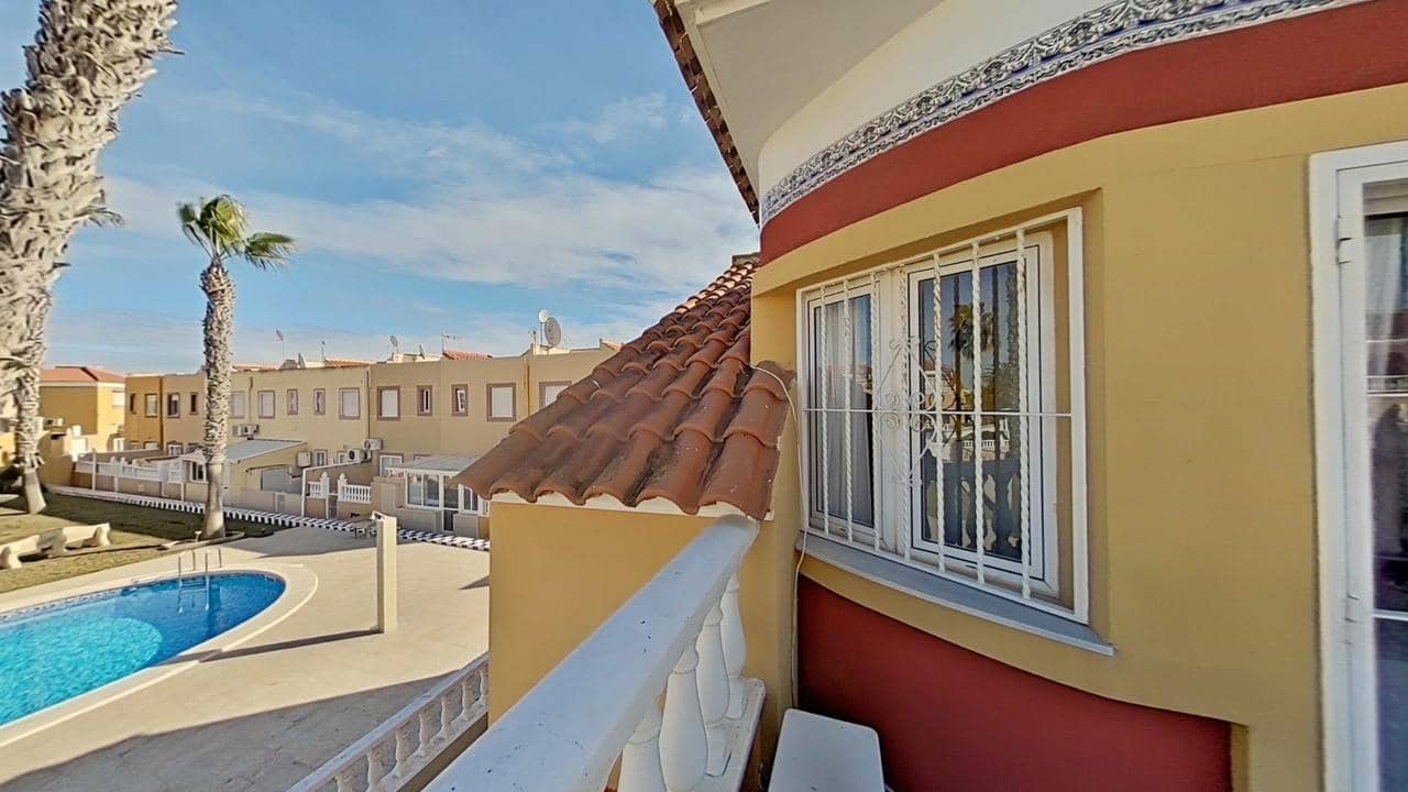 2 quarto Casa em Banda para venda em Orihuela Costa com piscina - 225 000 € (Ref: 9535751)
