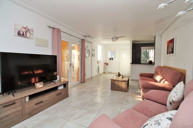 Chalet de 4 habitaciones en Playa Flamenca, Orihuela en venta con piscina - 399.950 € (Ref: 9536639)