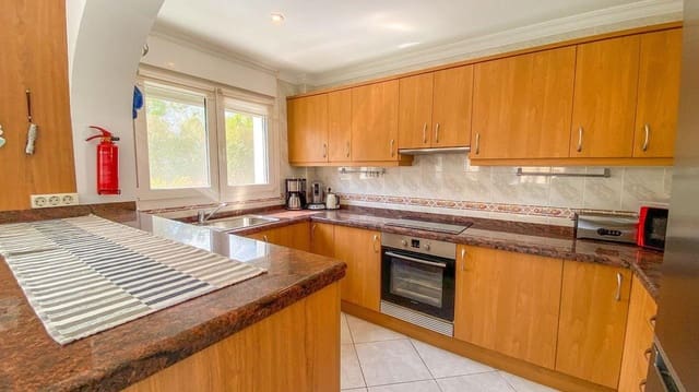 3 soveværelse Villa til salg i Pueblo, Calpe / Calp - € 725.000 (Ref: 9537192)