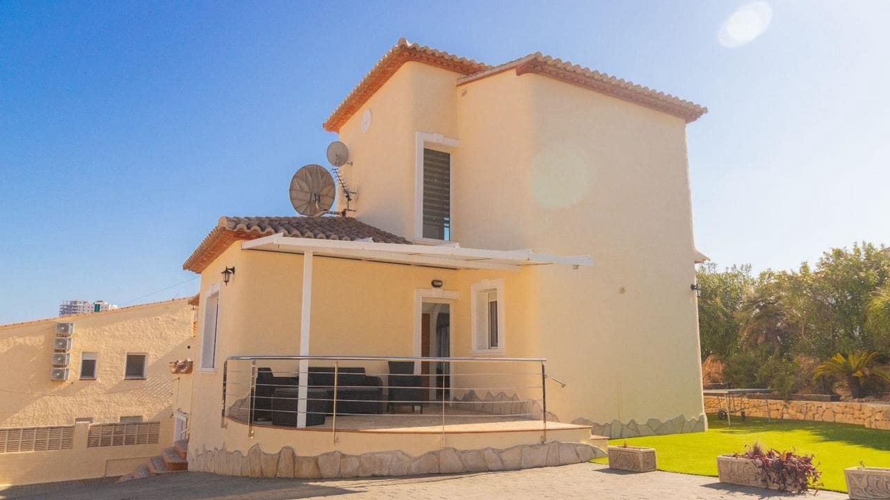 3 soveværelse Villa til salg i Calpe / Calp - € 725.000 (Ref: 9537192)