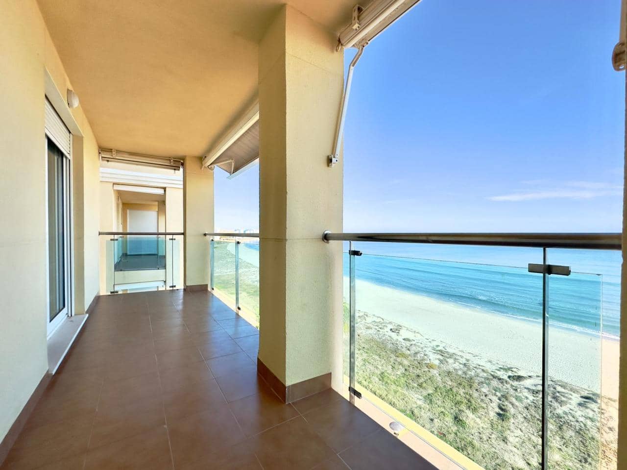 2 makuuhuone Huoneisto myytävänä paikassa La Manga del Mar Menor mukana uima-altaan - 315 000 € (Ref: 9537219)