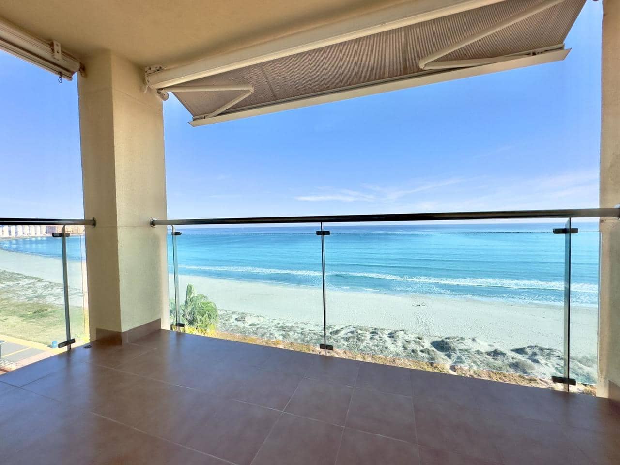 2 makuuhuone Huoneisto myytävänä paikassa La Manga del Mar Menor mukana uima-altaan - 315 000 € (Ref: 9537219)