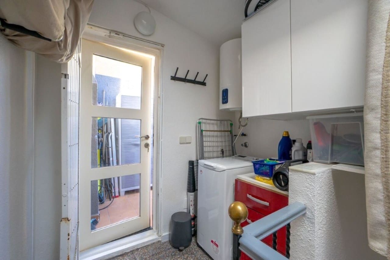 2 makuuhuone Omakotitalo myytävänä paikassa Torrevieja - 195 000 € (Ref: 9547529)